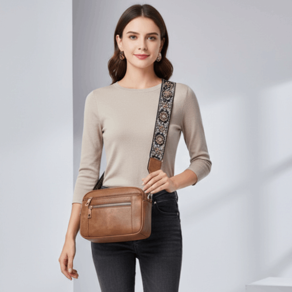 Embroidery On Leather - Bolsa de Ombro em Couro PU