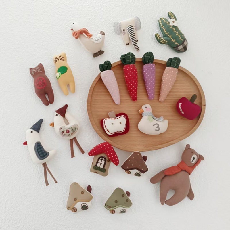 Broche de Pelúcia Adorável de  - Embroidery House avaliação e preço