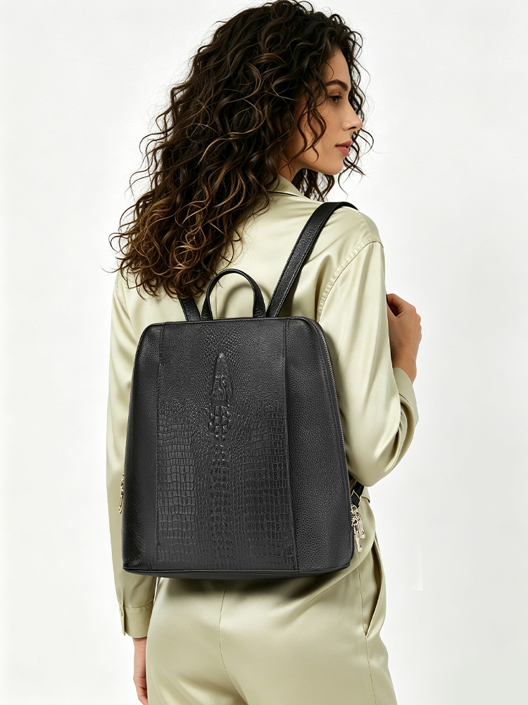 Mochila Feminina Zency de Cour - Embroidery On Leather avaliação e preço